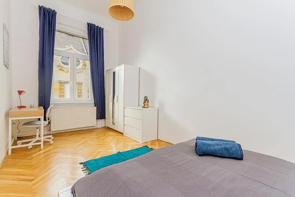Gusto Della Vita By Nw Budapest
